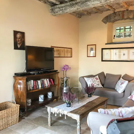 Sleeps 8 With Pool And Wifi *